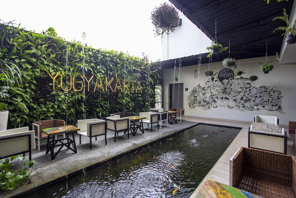 Hotel Fortunagrande Seturan Yogyakarta Eksteriør bilde