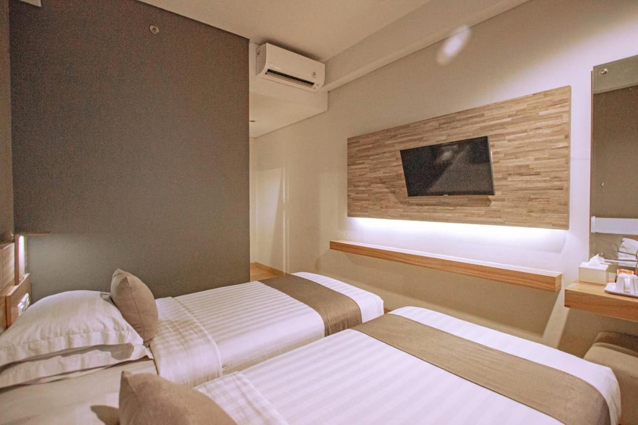 Hotel Fortunagrande Seturan Yogyakarta Eksteriør bilde
