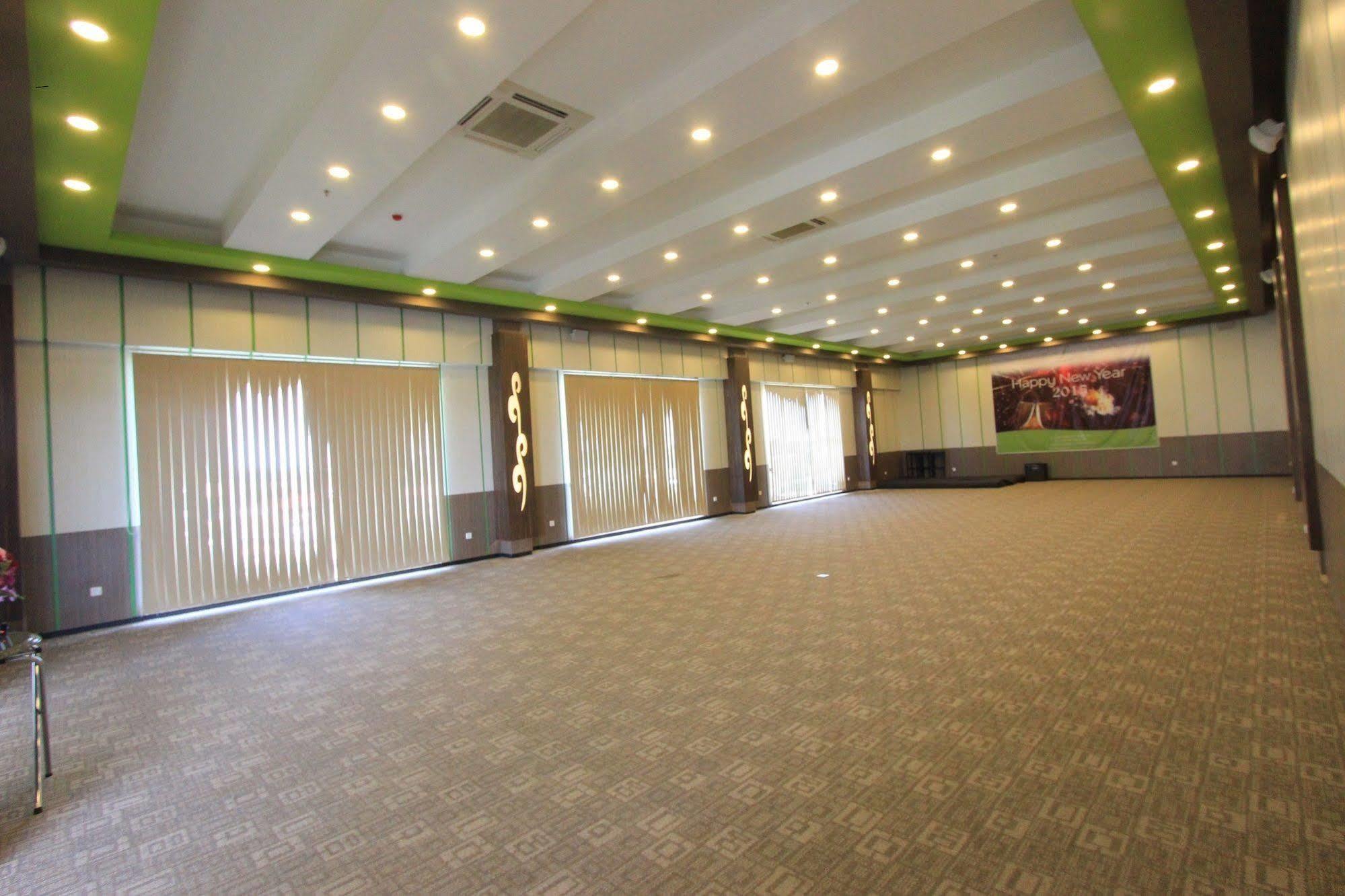Hotel Fortunagrande Seturan Yogyakarta Eksteriør bilde